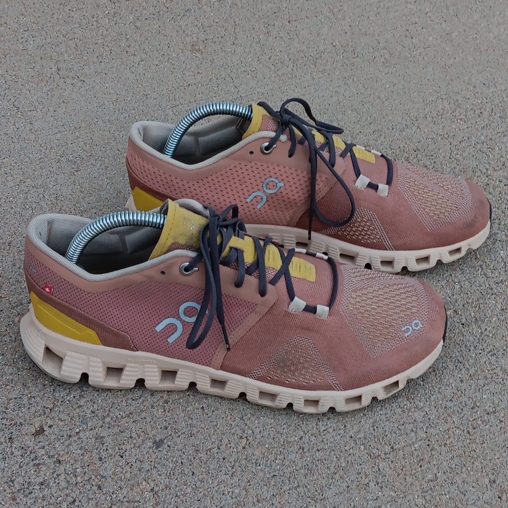 On Cloud Running Helion Athletic Shoes Womens 10.5